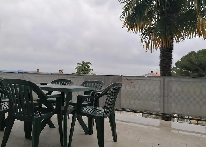 Crown Rd * Οπατία