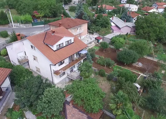 Crown Rd Διαμέρισμα *