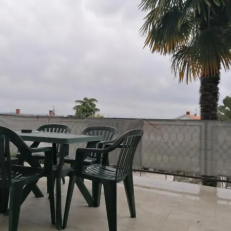 Crown Rd * Опатия