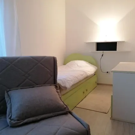 Апартаменты Crown Rd *